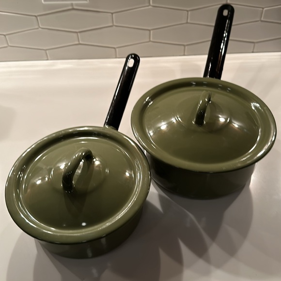 Retro - Vintage Universal green enamel sauce pans with lids - Midcentury - Picture 14 of 16